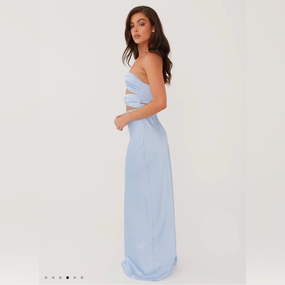 NWT Peppermayo Tianna Strapless Maxi
Sold out US 4
Ice blue - Picture 2 of 3
